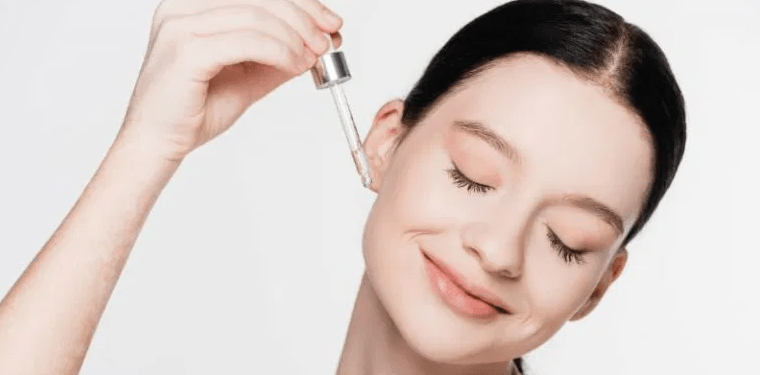 4 Serum Wajah Wanita Terbaik: Bikin Kulit Glowing, Dompet Nangis&nbsp;Tipis-Tipis